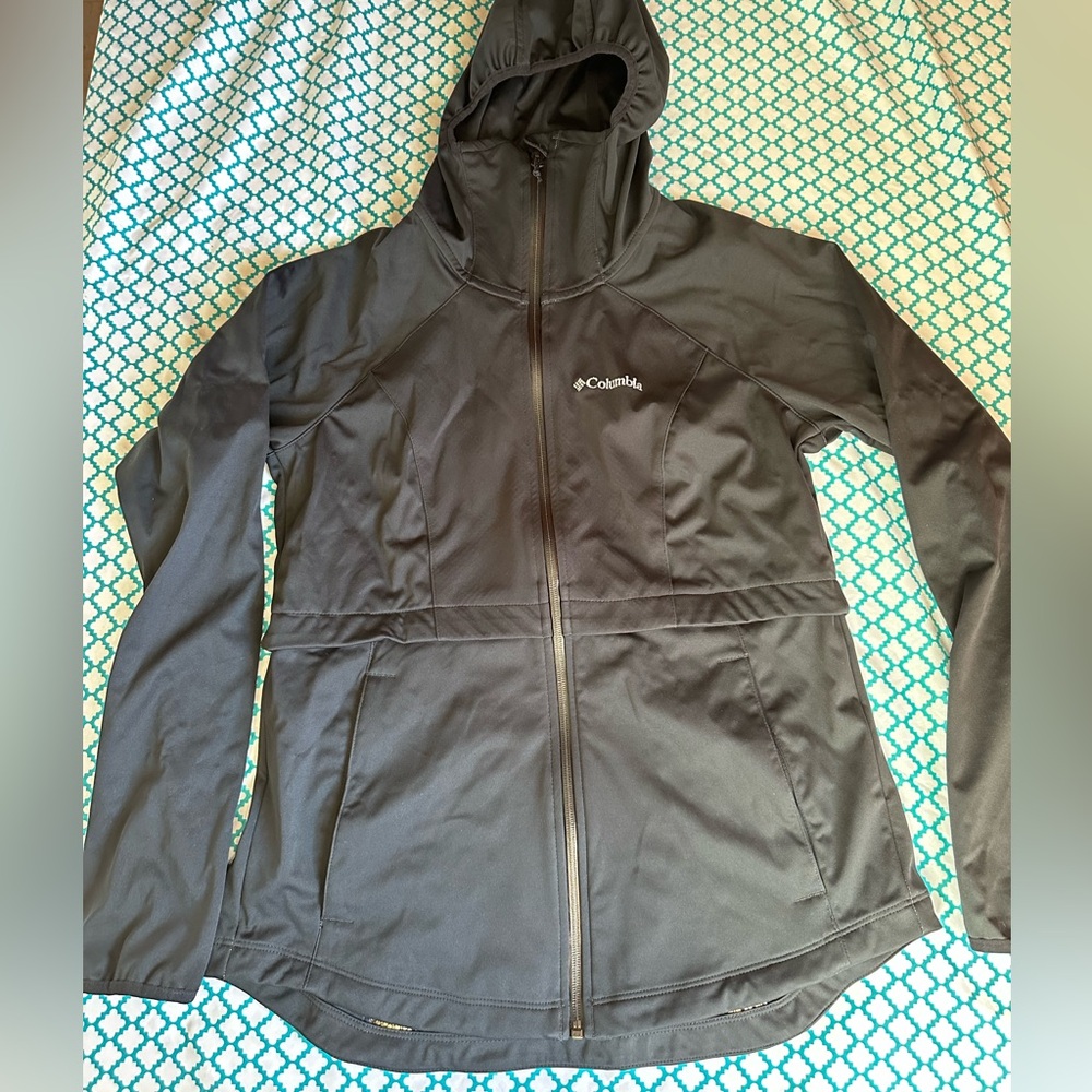 Women's Columbia Black Windbreaker
